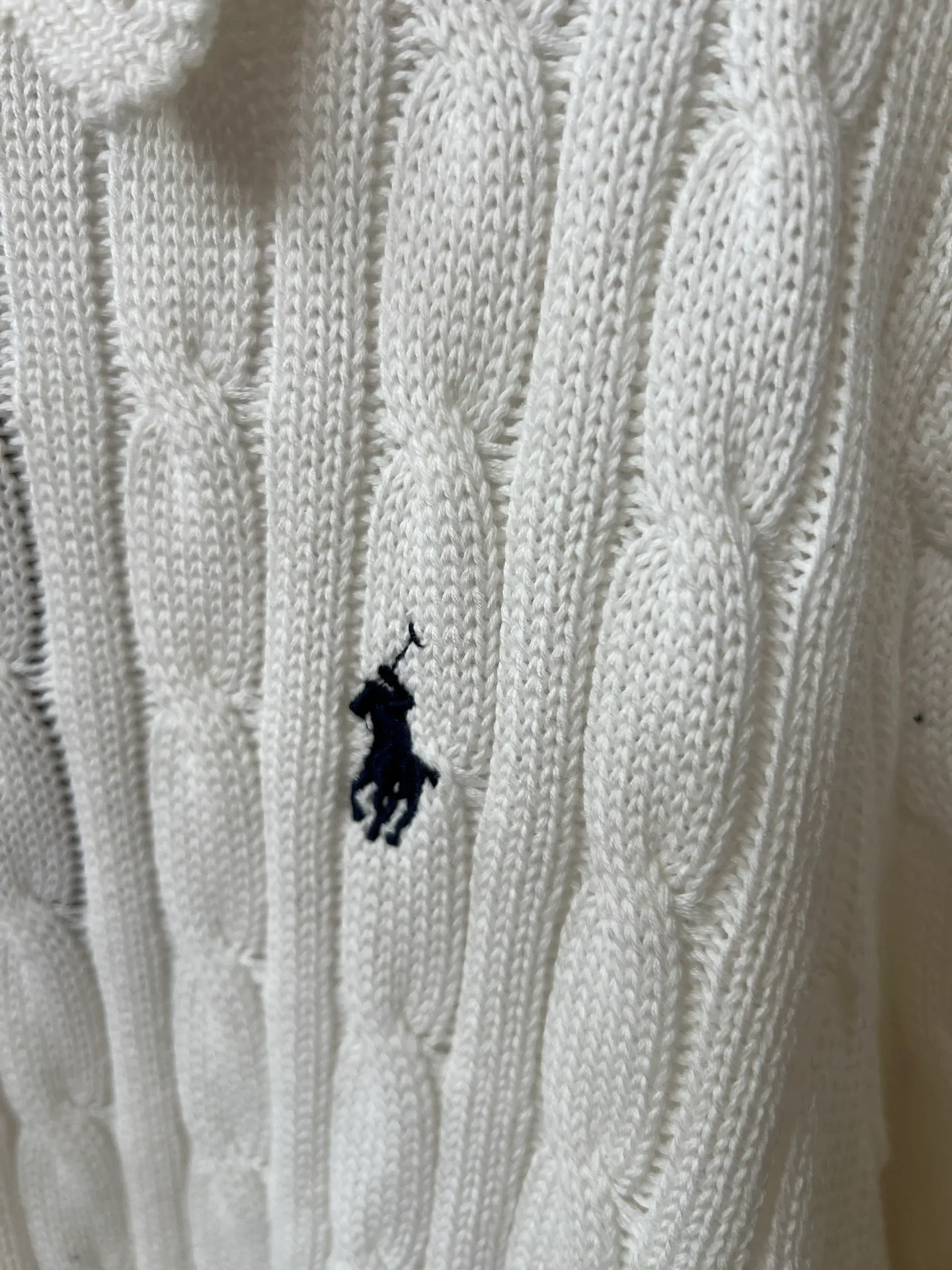 P240 Ralph Lauren fall lapel unisex polo sweater, made of the same pure cotton washed fabric as the original, all craftsmanship details restored to the original, buttoned lapel upper body with a lazy old money style